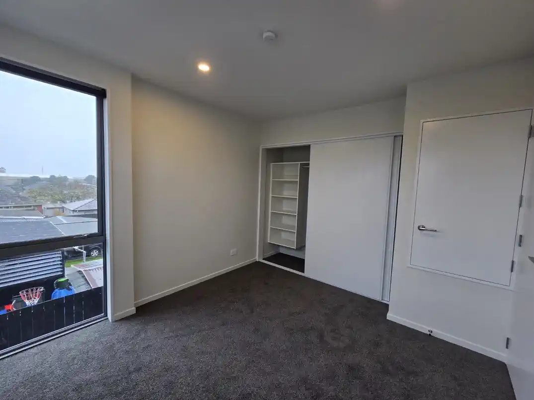 For rent, 2 bedrooms 2 bathrooms townhouse, 4/41 Margaret Road, Papatoetoe, Auckland, Available from: Tuesday, October 14
