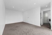 Super Affordable Seaview 3 bedrooms Home, 48B Waddell Avenue, Point England, Auckland