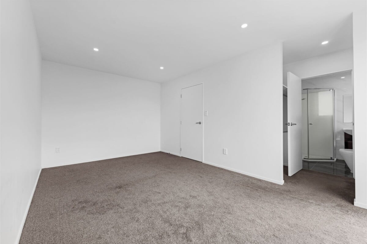 Super Affordable Seaview 3 bedrooms Home, 48B Waddell Avenue, Point England, Auckland