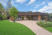 Family circumstances need Must sell, 4 beds house on 837m2 land, zone for Botany Downs School, 25 Lexington Drive, Botany Downs, Auckland