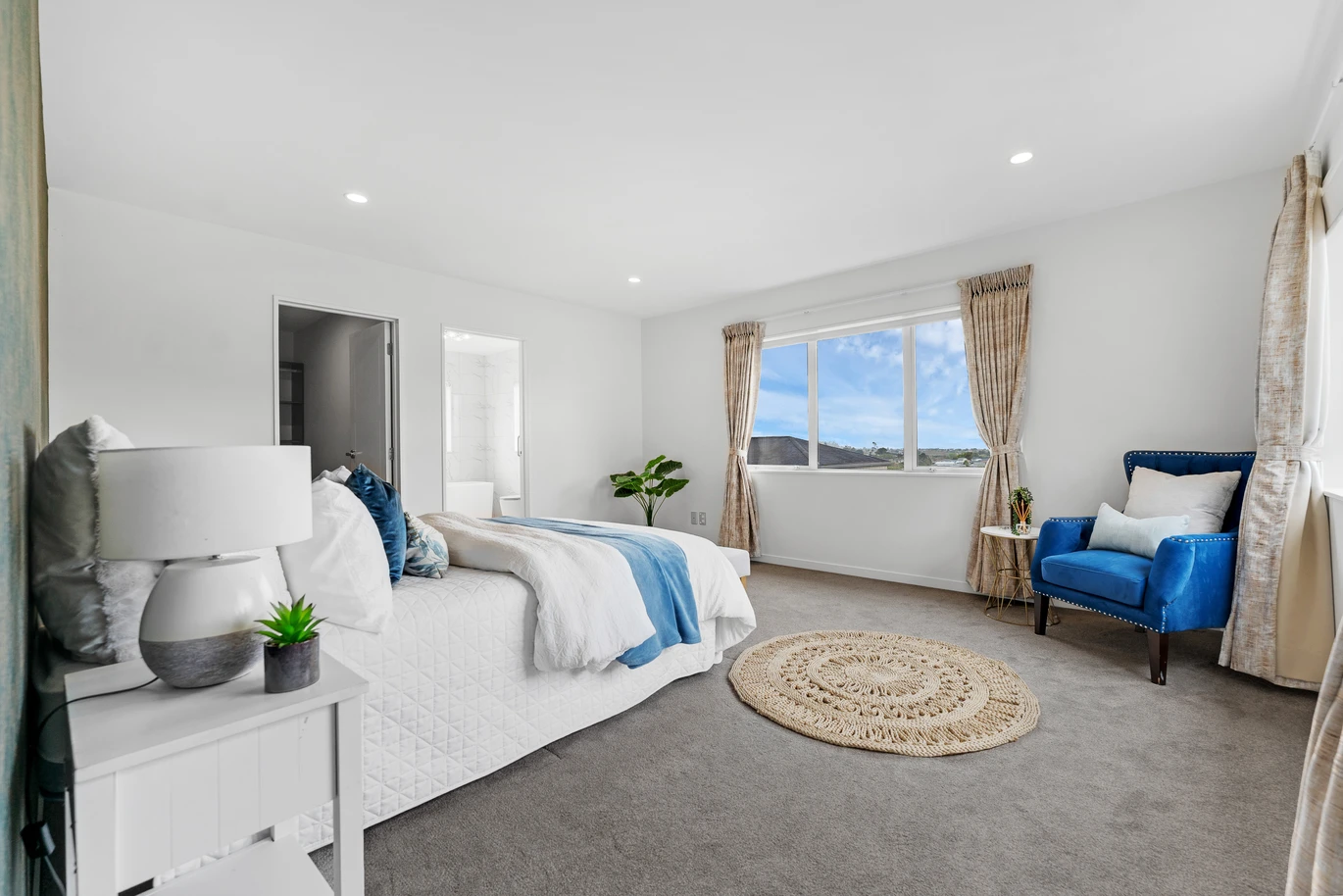 Spacious, Stylish & Secure, 60B Staveley Avenue, Hillsborough, Auckland