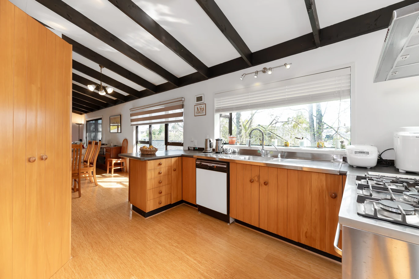 Rangitoto School Zone, 2/3 Leith Way, Rothesay Bay, Auckland