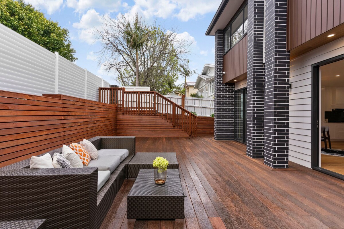 Must sell, Ignore CV of $3.5M,, Enquires Over $2,500,000, 294m2 4 beds 4.5 bath house with double garage on 471m2 section, Westmere School is at your doorstep, Western Springs College, the zoo, and lakeside park are a short stroll away, while Cox’s Bay Reserve, boutique cafes, and the CBD remain within easy reach, 48A Garnet Road, Westmere, Auckland