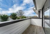 Super Affordable Seaview 3 bedrooms Home, 48B Waddell Avenue, Point England, Auckland