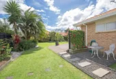 For rent, 4 beds 2 baths house, available 15th November, 14 Aspatria Place, Northpark, Auckland