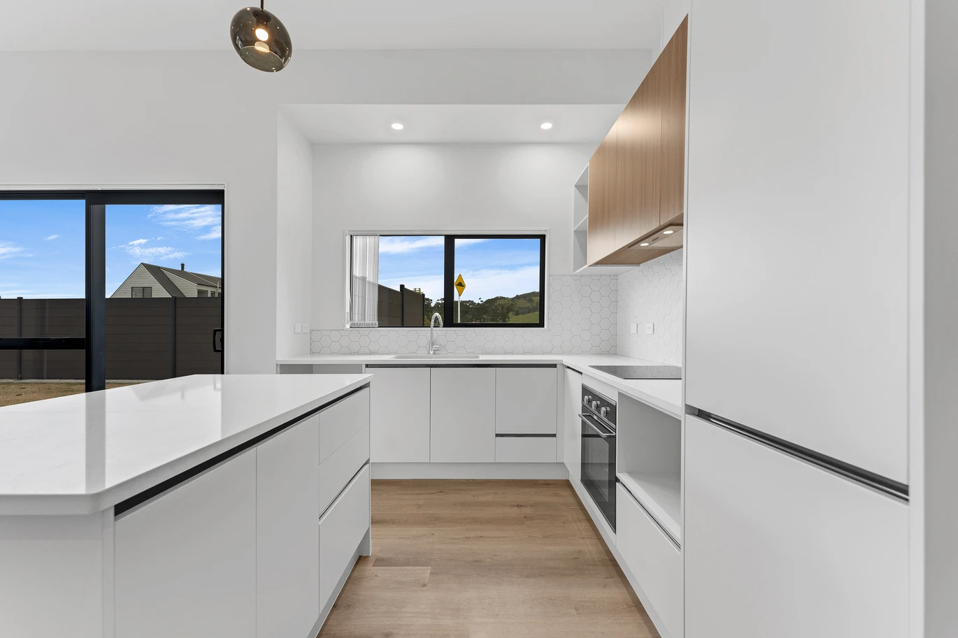 Brandnew 3 beds 2 baths house on 596m2 section, with beaches, walking tracks, and boat ramps just minutes away, 104 Mataikokako Loop, Kawakawa Bay, Auckland