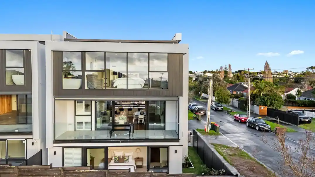 Brandnew 4 bedrooms modern coastal luxury by the Beach, 8B Sayegh Street, St Heliers, Auckland