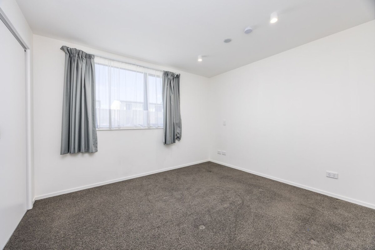 Urgent sell: 1-bed, no-carpark apartment, CV: $430,000 asking price only $379,000, 7/4 Ara Kataraina, Mangere, Auckland