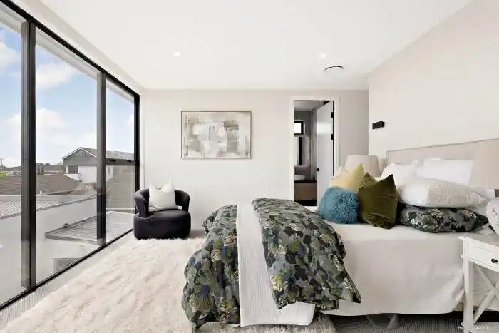 Brandnew 4 bedrooms modern coastal luxury by the Beach, 8B Sayegh Street, St Heliers, Auckland