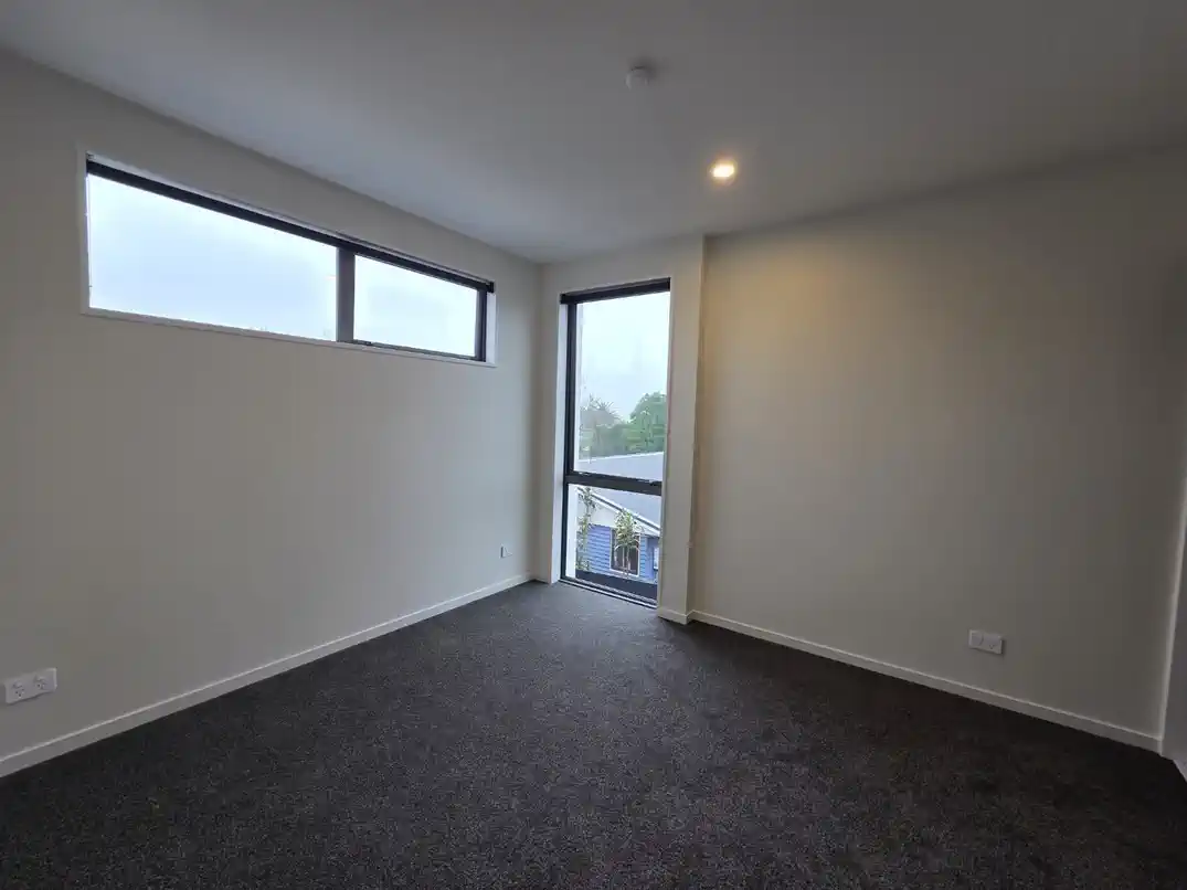For rent, 2 bedrooms 2 bathrooms townhouse, 4/41 Margaret Road, Papatoetoe, Auckland, Available from: Tuesday, October 14