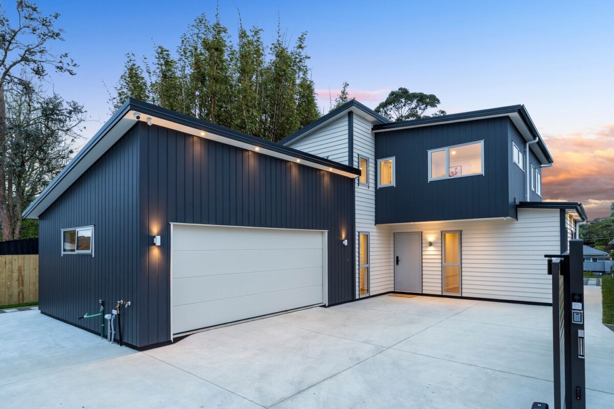 New modern 4 bedrooms house on 638m2 section, built-in Bluetooth sound system, Mitsubishi central air conditioning, 41D Candia Road, Swanson, Auckland