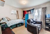 Conveniently located close to local schools, shops, parks, and public transport, 1/36 Valentine Street, Papakura, Auckland