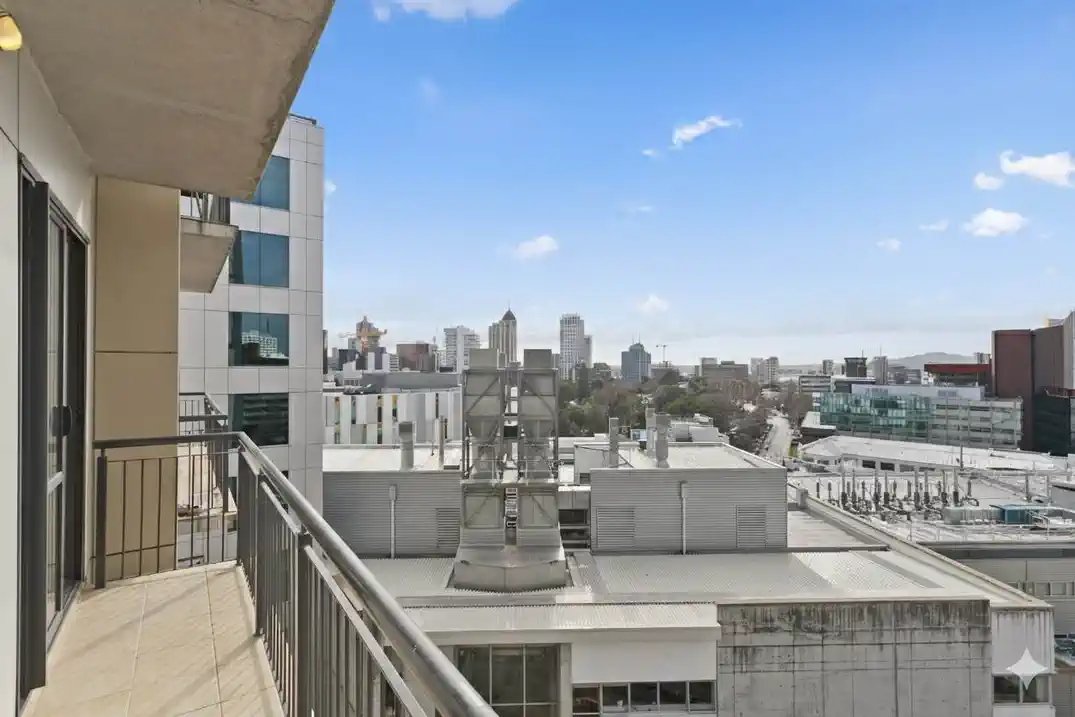 Double Grammar school zone, Freehold 2 beds 1 bath apartment, 53sqm plus a spacious balcony, 1.1 km to Auckland Girls’ Grammar School, 1.7 km to Auckland Grammar, 1110/76 Wakefield Street, City Centre, Auckland