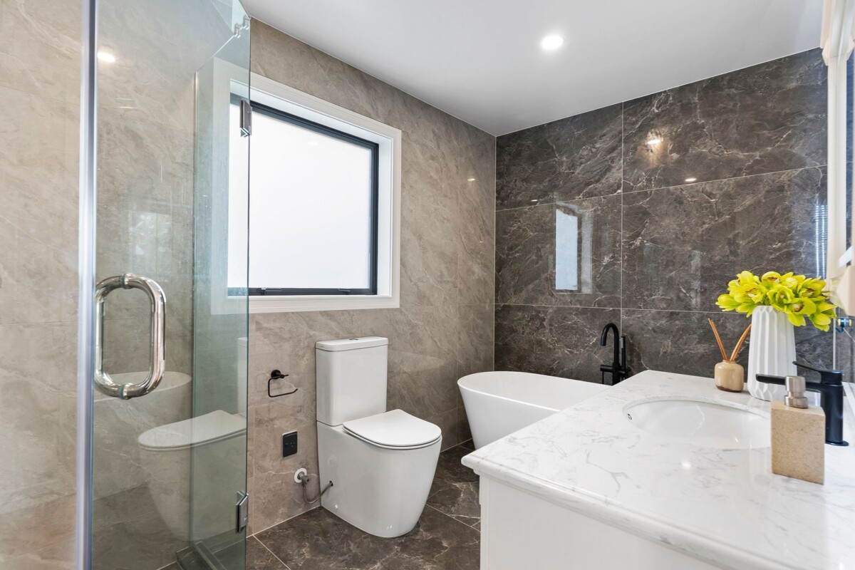 Must sell, Ignore CV of $3.5M,, Enquires Over $2,500,000, 294m2 4 beds 4.5 bath house with double garage on 471m2 section, Westmere School is at your doorstep, Western Springs College, the zoo, and lakeside park are a short stroll away, while Cox’s Bay Reserve, boutique cafes, and the CBD remain within easy reach, 48A Garnet Road, Westmere, Auckland