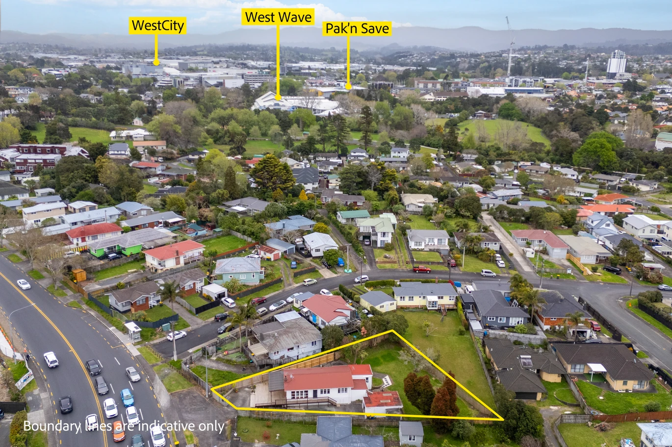 Minutes from WestCity Mall, 4 bedrooms house on 812m2 land, 114 Edmonton Road, Henderson, Auckland