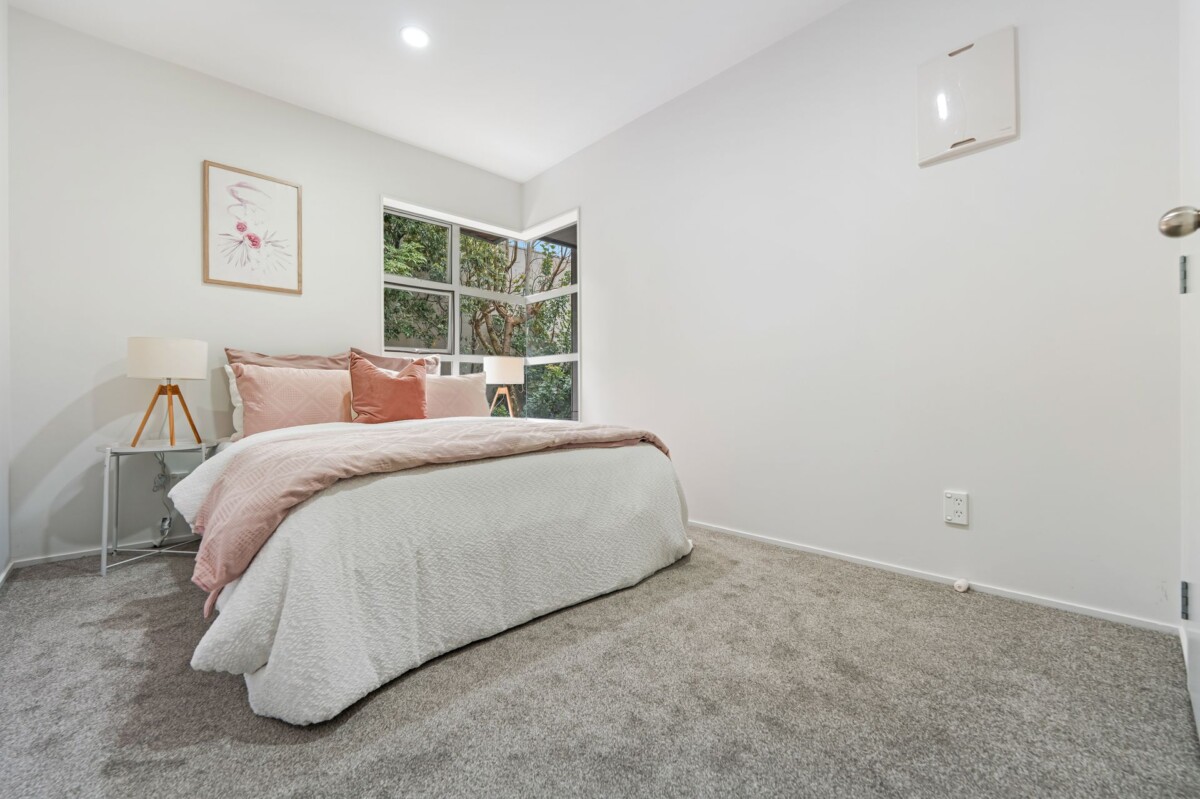 Stylish 4 bedrooms Family Home in Prime Location, Top School Zone, 4/17 Auburn Street, Grafton, Auckland