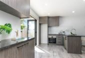 Super Affordable Seaview 3 bedrooms Home, 48B Waddell Avenue, Point England, Auckland