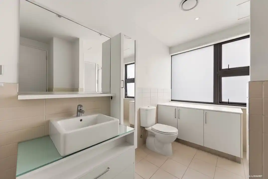 LEASEHOLD 3 beds 2 baths 2 car parks apartment, Amazing Seaview & Massive Size, 1205/18 Beach Road, City Centre, Auckland