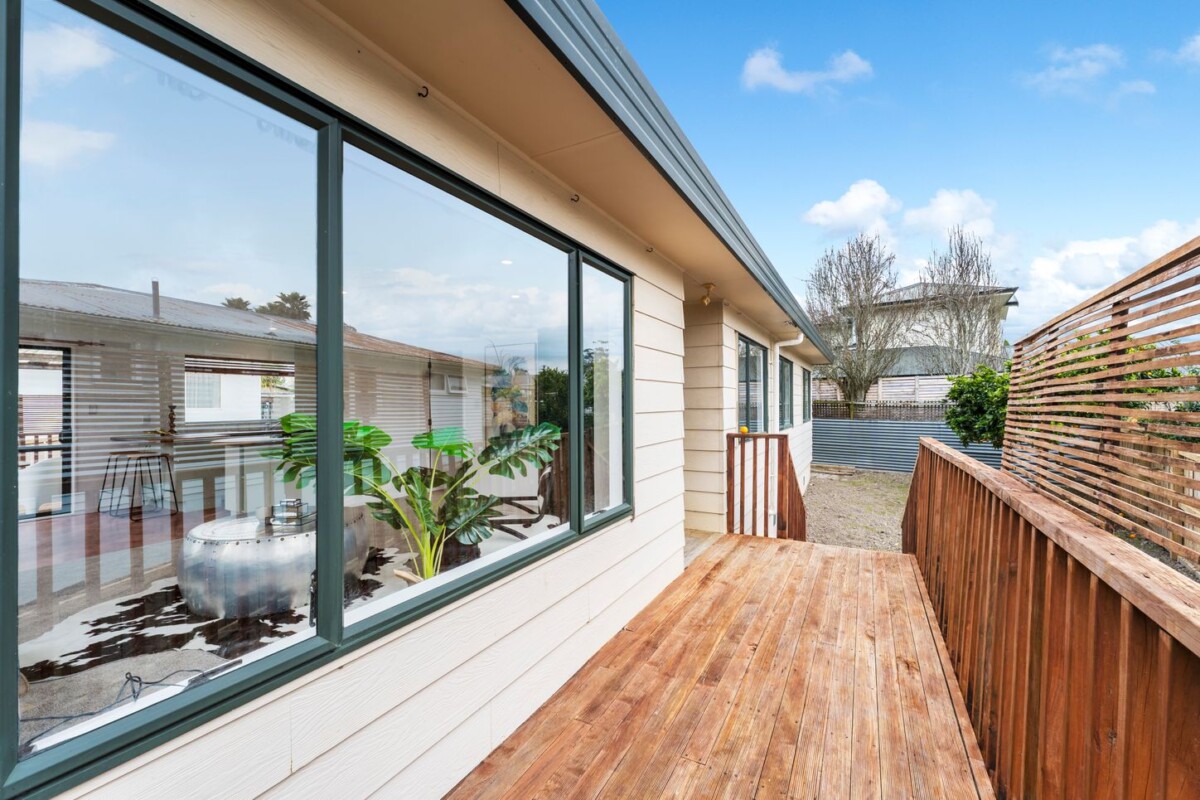 13B Universal Drive, Henderson, Auckland