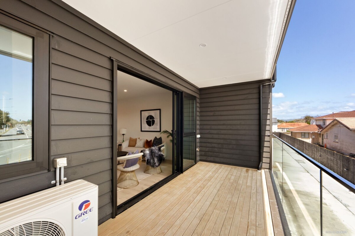 Last one to Go, 8/130 Rosebank Road, Avondale, Auckland