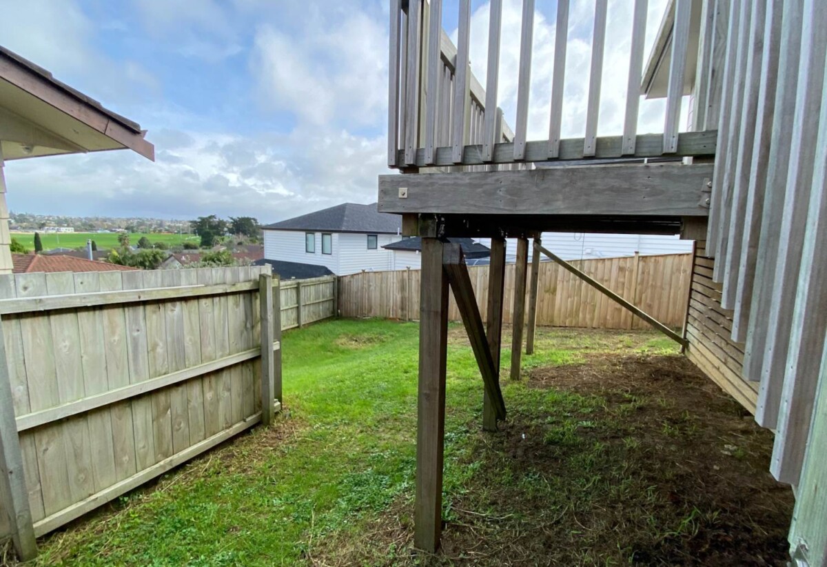 For rent, Cats OK, 3 beds 1 bath house, available now, 148A Aviemore Drive, Highland Park, Auckland