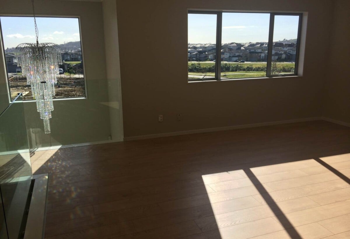 For rent, $1,100 per week, 6 bedrooms house, 97 Flat Bush School Road, Flat Bush, Auckland, available 15th October