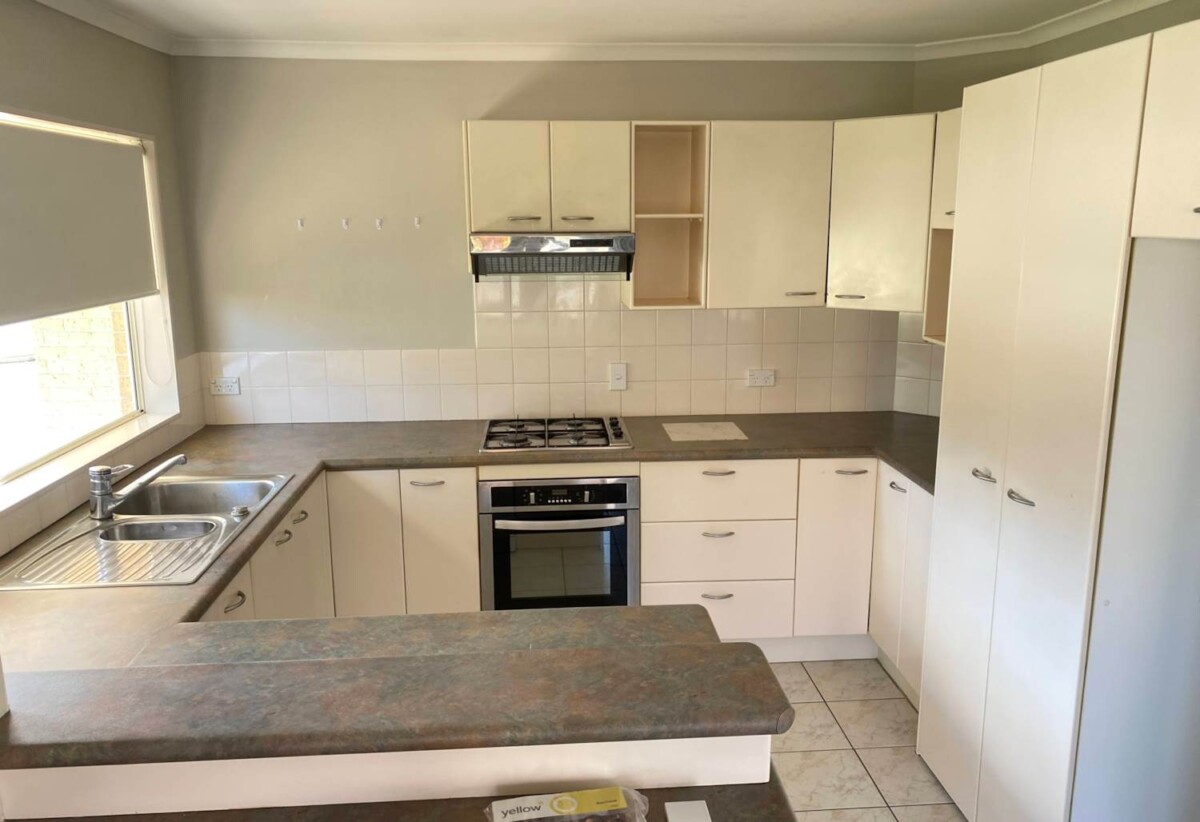 For rent, 3 beds 2 baths house, available 13th November, 2A Fencotie Place, Northpark, Auckland