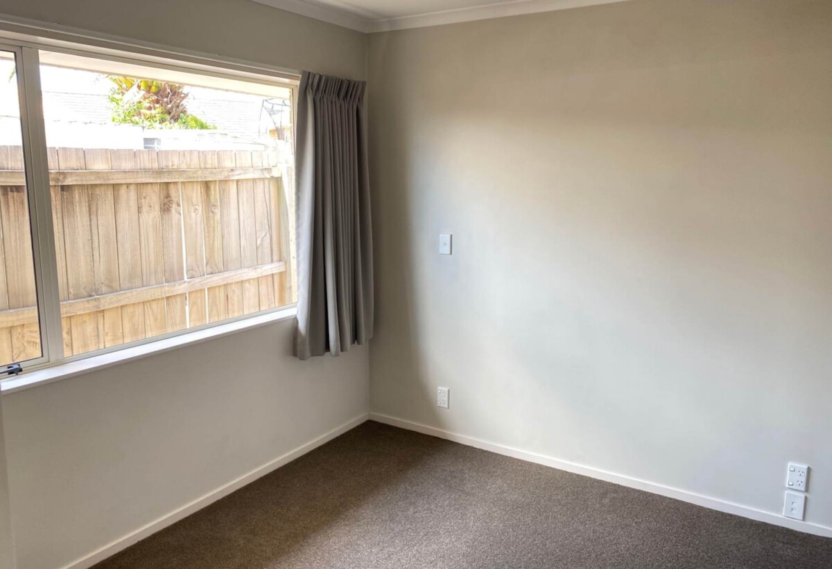 For rent, 3 beds 2 baths house, available 13th November, 2A Fencotie Place, Northpark, Auckland
