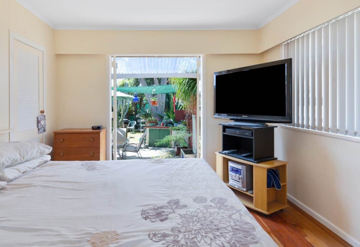 For rent, Two bedroom house with a private backyard, 7 Convoy Lane, Otahuhu, Auckland, available 3rd November