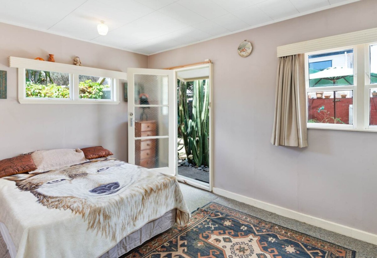 For rent, Two bedroom house with a private backyard, 7 Convoy Lane, Otahuhu, Auckland, available 3rd November