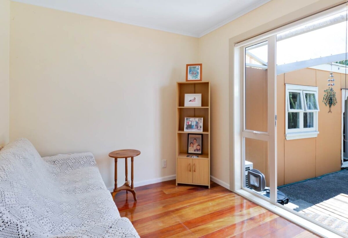 For rent, Two bedroom house with a private backyard, 7 Convoy Lane, Otahuhu, Auckland, available 3rd November