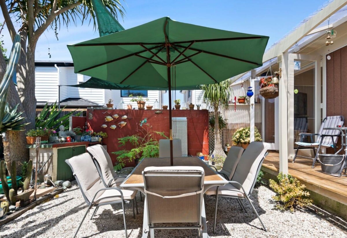 For rent, Two bedroom house with a private backyard, 7 Convoy Lane, Otahuhu, Auckland, available 3rd November