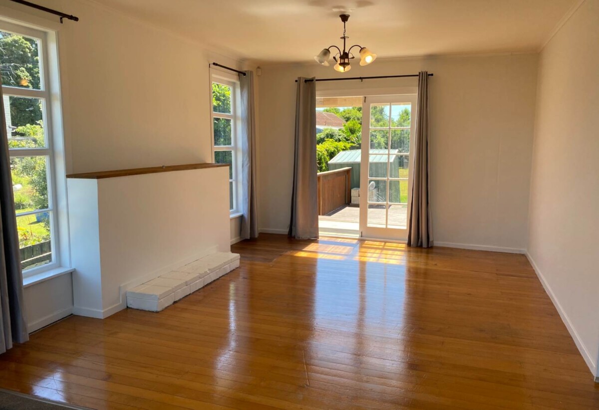 For rent, renovated 4 bedrooms 1 bathroom house, available 24th November, 9 Puriri Road, Manurewa, Auckland