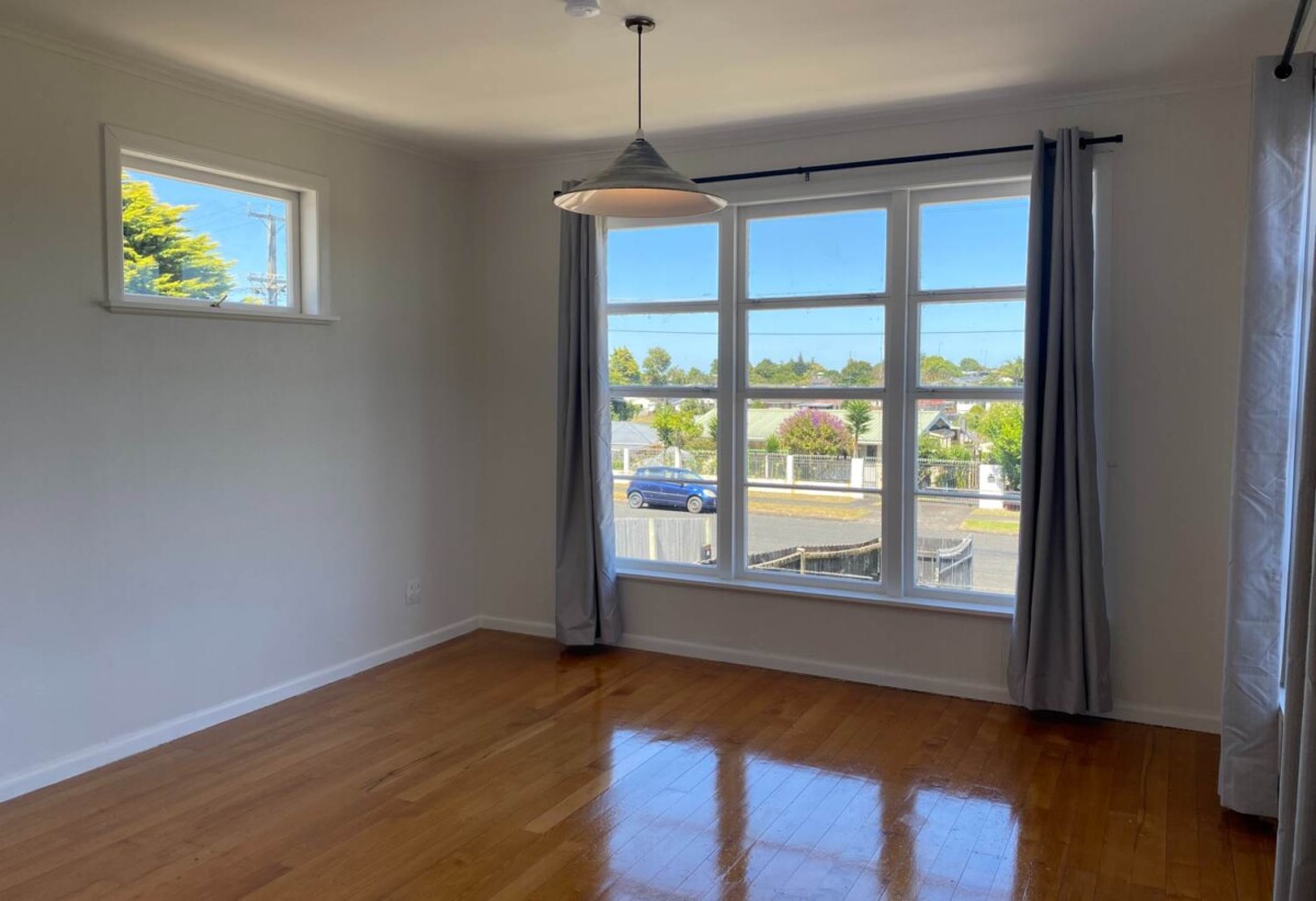 For rent, renovated 4 bedrooms 1 bathroom house, available 24th November, 9 Puriri Road, Manurewa, Auckland