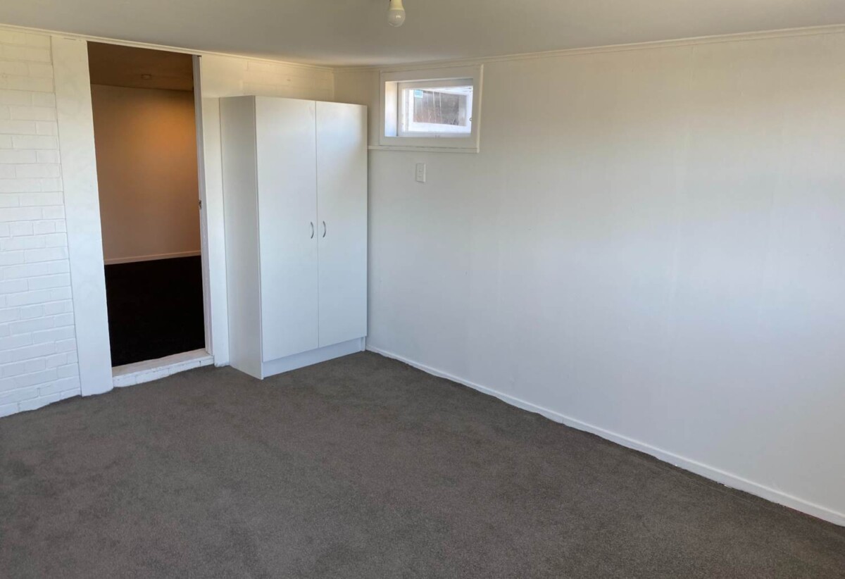 For rent, renovated 4 bedrooms 1 bathroom house, available 24th November, 9 Puriri Road, Manurewa, Auckland