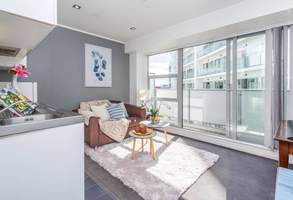 Vendor circumstances changed, ready to sell, freehold 2 beds apartment, 1111/430 Queen Street, City Centre, Auckland