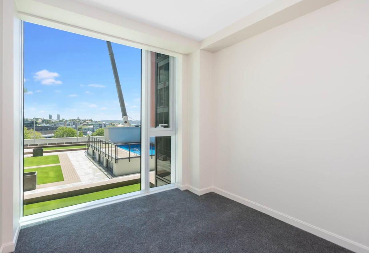 For rent, Fully Furnished, 3 beds 2 baths 1 car park apartment, available 5th December, 101/135 Hobson Street, City Centre, Auckland