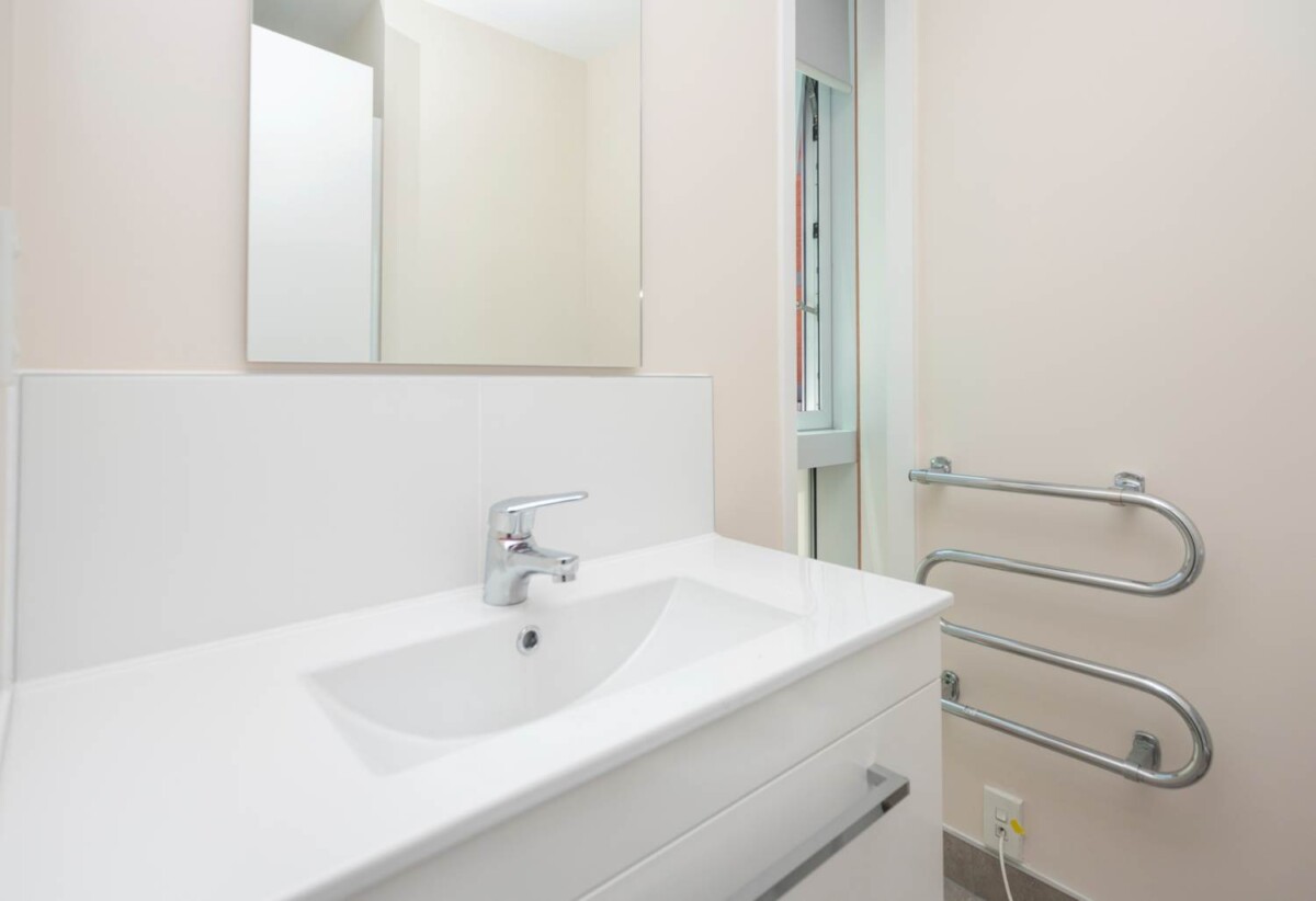 For rent, Fully Furnished, 3 beds 2 baths 1 car park apartment, available 5th December, 101/135 Hobson Street, City Centre, Auckland