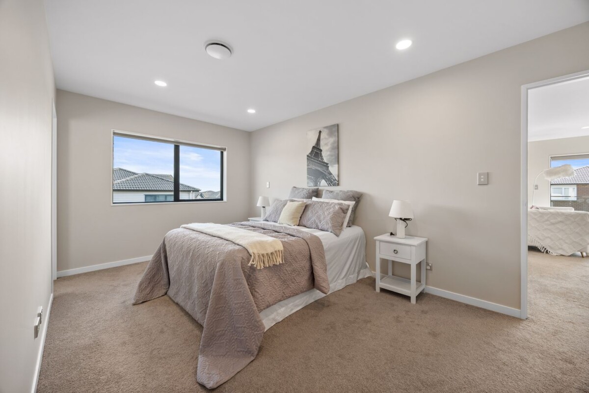 Vendor relocated to overseas, Ready to Sell, 6 bedrooms house, 67 Drumbuoy Drive, Flat Bush, Auckland