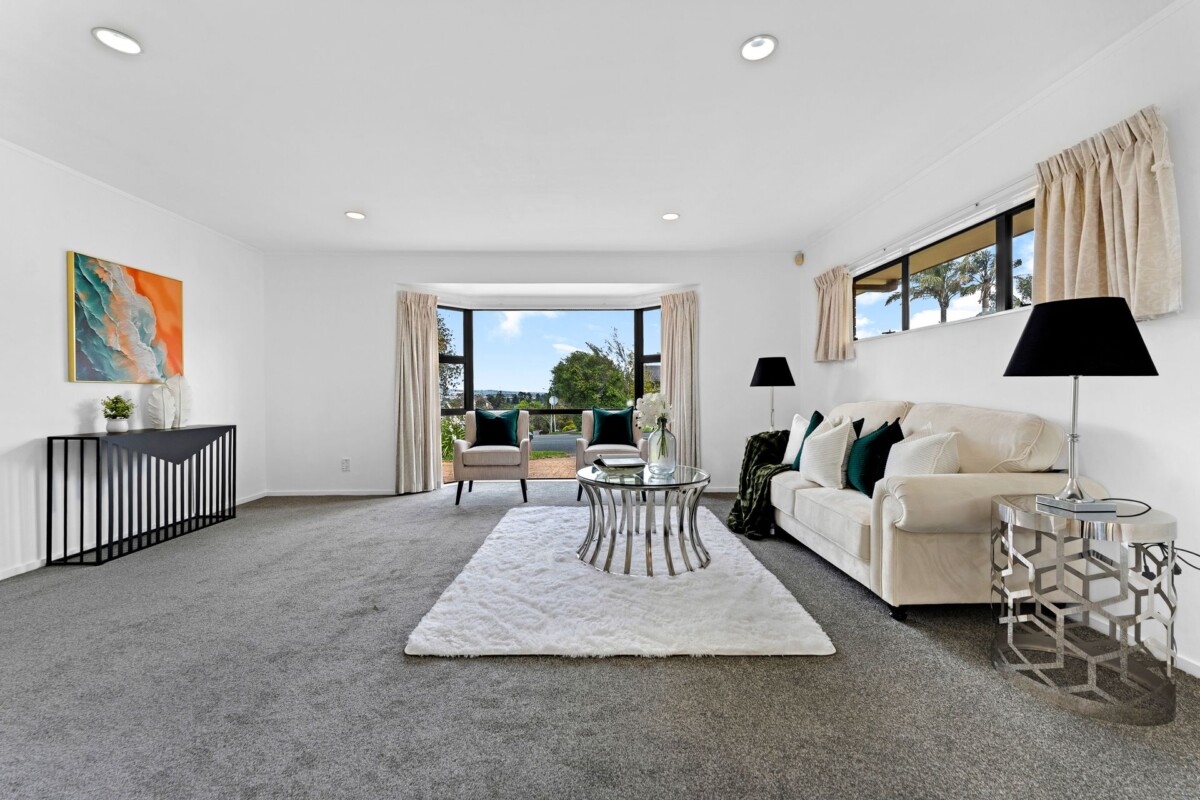 Family circumstances need Must sell, 4 beds house on 837m2 land, zone for Botany Downs School, 25 Lexington Drive, Botany Downs, Auckland