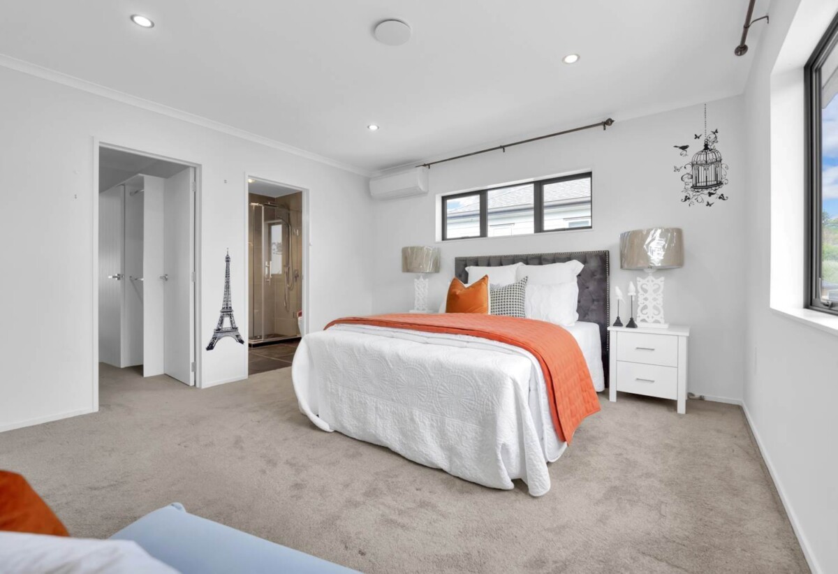 For rent, 5 beds 3 baths house, available 8th November, 68A Moore Street, Howick, Auckland