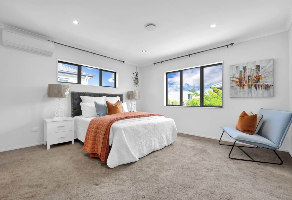 For rent, 5 beds 3 baths house, available 8th November, 68A Moore Street, Howick, Auckland