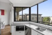 For rent, 3 bedrooms 2 bathrooms 2 car parks, $990 per week, 2F / 5 Furneaux Way, Remuera, Auckland, Available on Tue 21st Oct