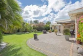 For rent, 4 beds 2 baths house, available 15th November, 14 Aspatria Place, Northpark, Auckland