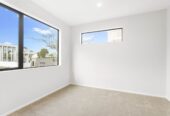 For rent, 3 bedrooms 2 bathrooms house, E/345 Great South Road, Greenlane, Auckland, available now