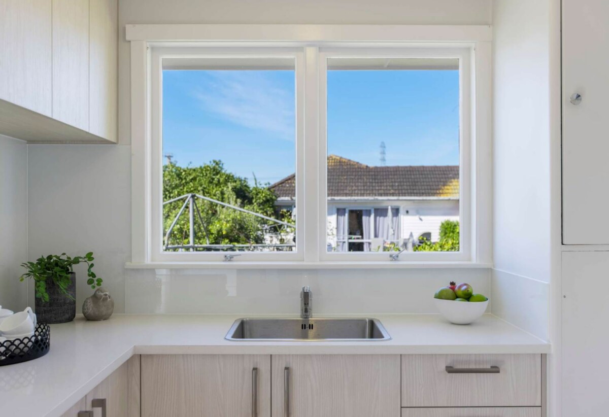 For rent, 2 beds 1 bath unit, available now, 95A Pakuranga Road, Pakuranga, Auckland