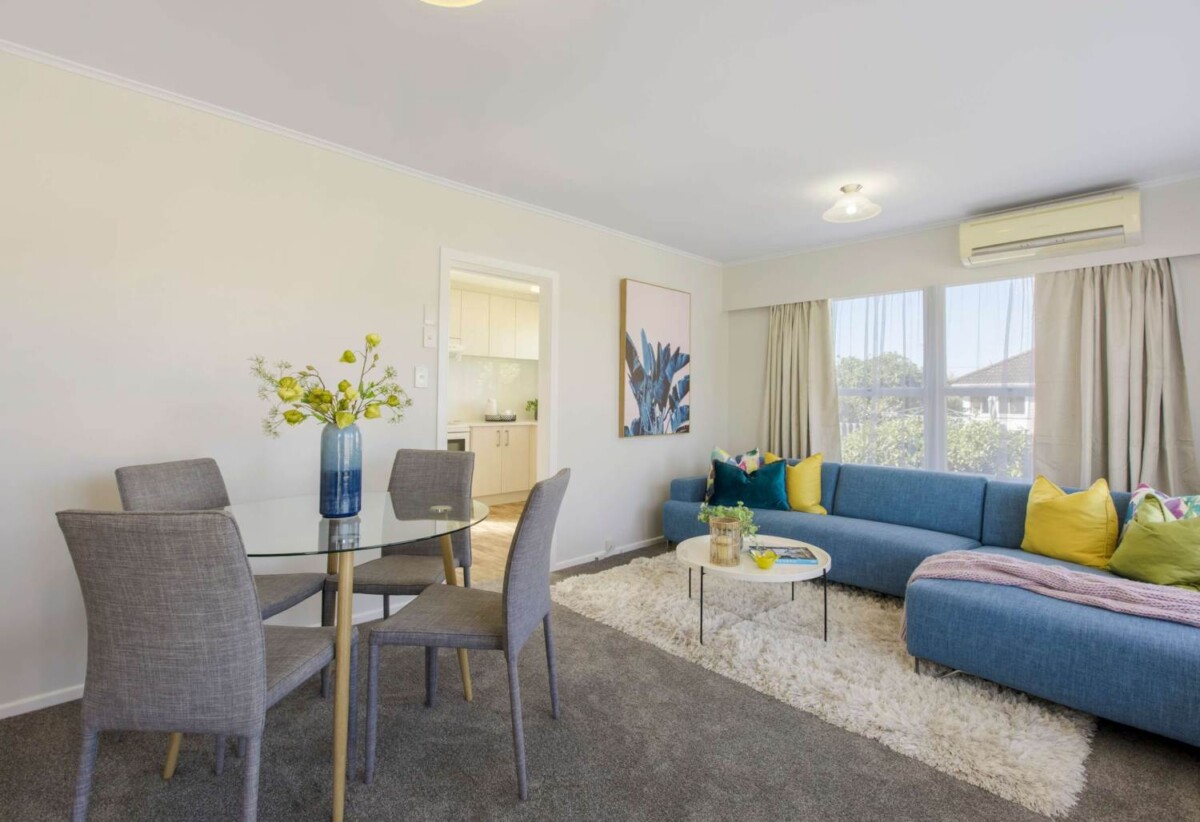 For rent, 2 beds 1 bath unit, available now, 95A Pakuranga Road, Pakuranga, Auckland
