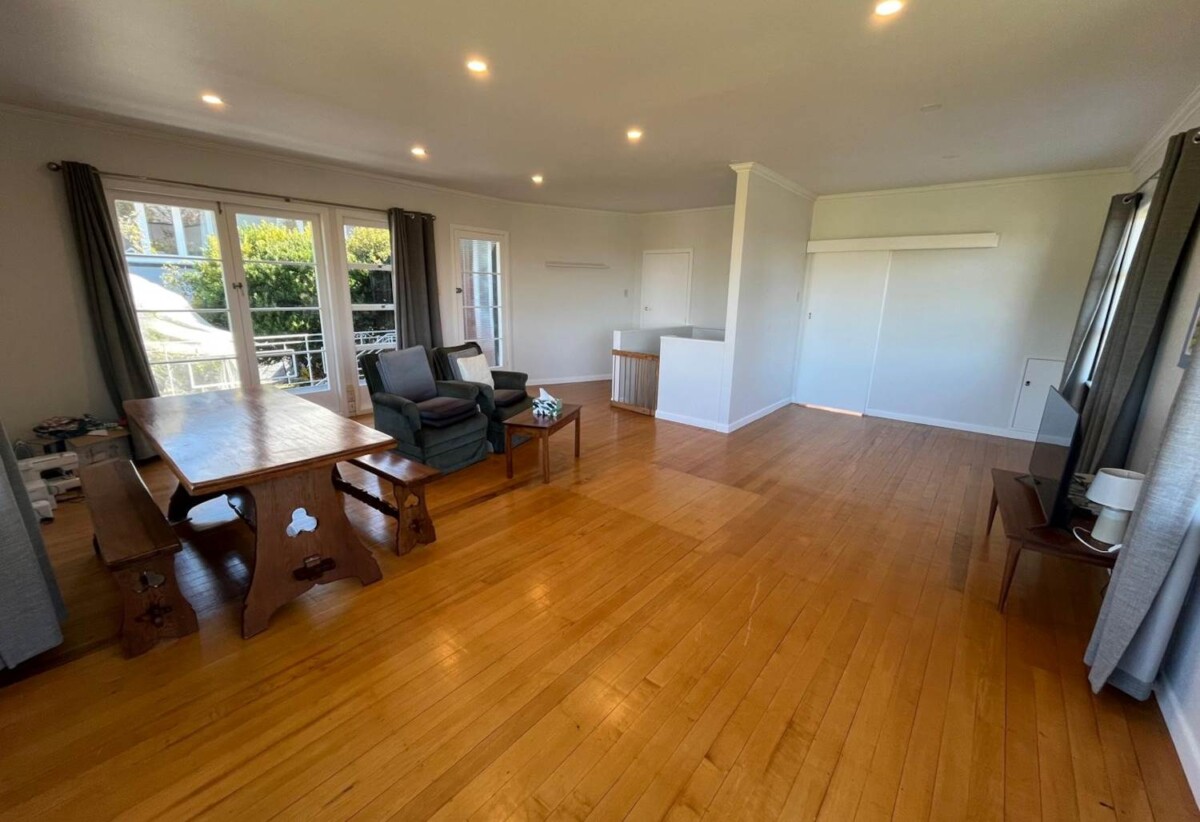For rent, Pets negotiable, 4 bedrooms house, available now, 75A Namata Road, One Tree Hill, Auckland