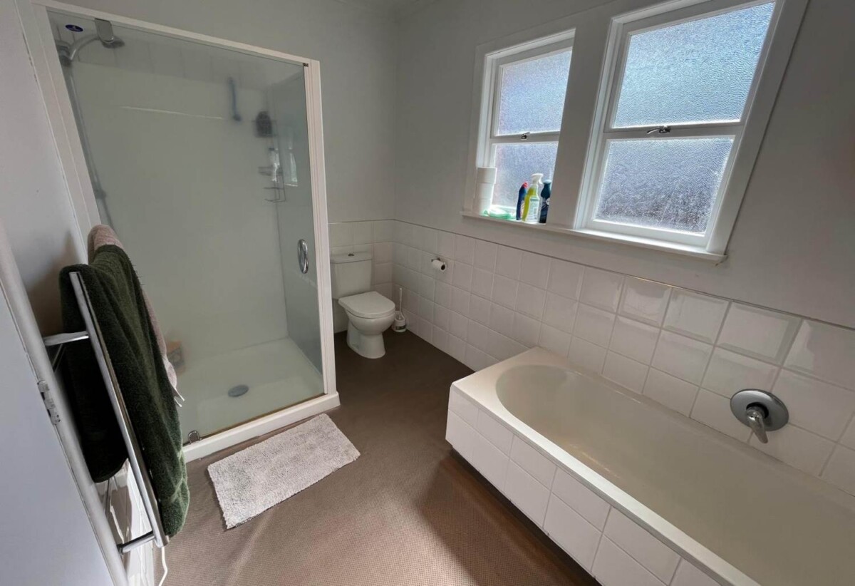 For rent, Pets negotiable, 4 bedrooms house, available now, 75A Namata Road, One Tree Hill, Auckland
