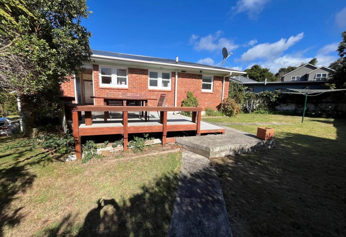 For rent, Pets negotiable, 4 bedrooms house, available now, 75A Namata Road, One Tree Hill, Auckland